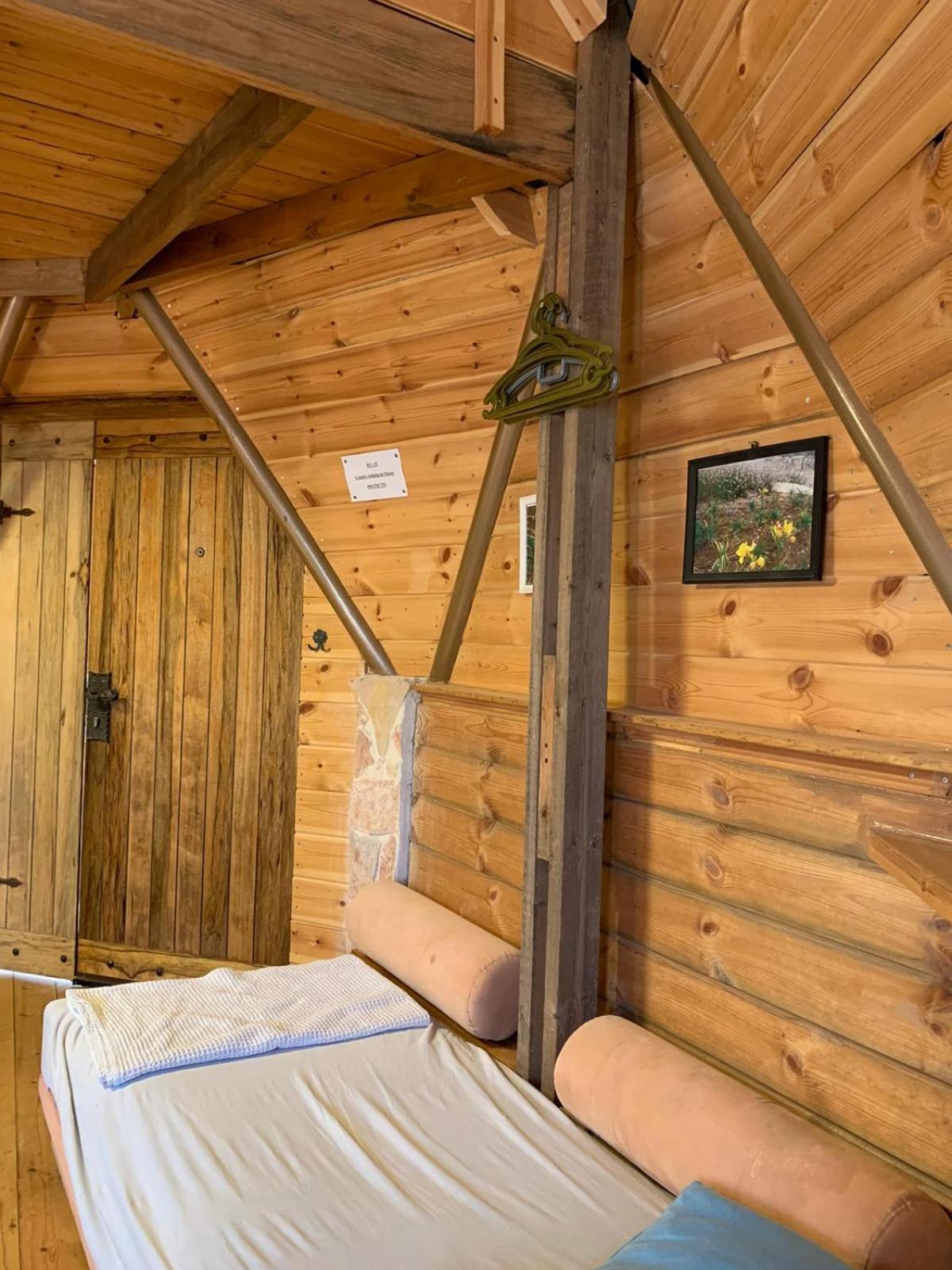 בקתת עץ בחורש במנות - דום גיאודזי - Wooden Cabin In Manot المظهر الخارجي الصورة